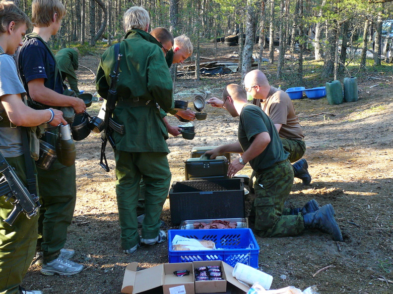 Reaalkooli riigikaitse petuse laager M nnikul  10-11 06 2007 062